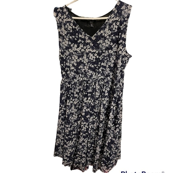 SIMPLY Vera Vera Wang Floral Sleeveless‎ Short Sleeve Mesh Lined Dress - Picture 1 of 10